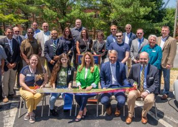 Seven States Power, BrightRidge, ETSU, and community leaders celebrate the installation of eight EV charging stations on campus.